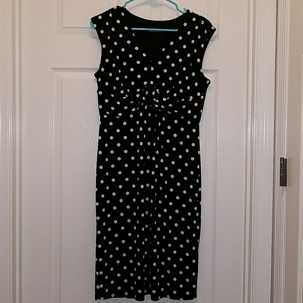 EUC Frank Lyman black and white Polka Dot dress M